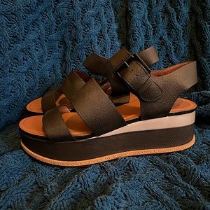 Brand New Naturalizer Strappy Sandals 9M